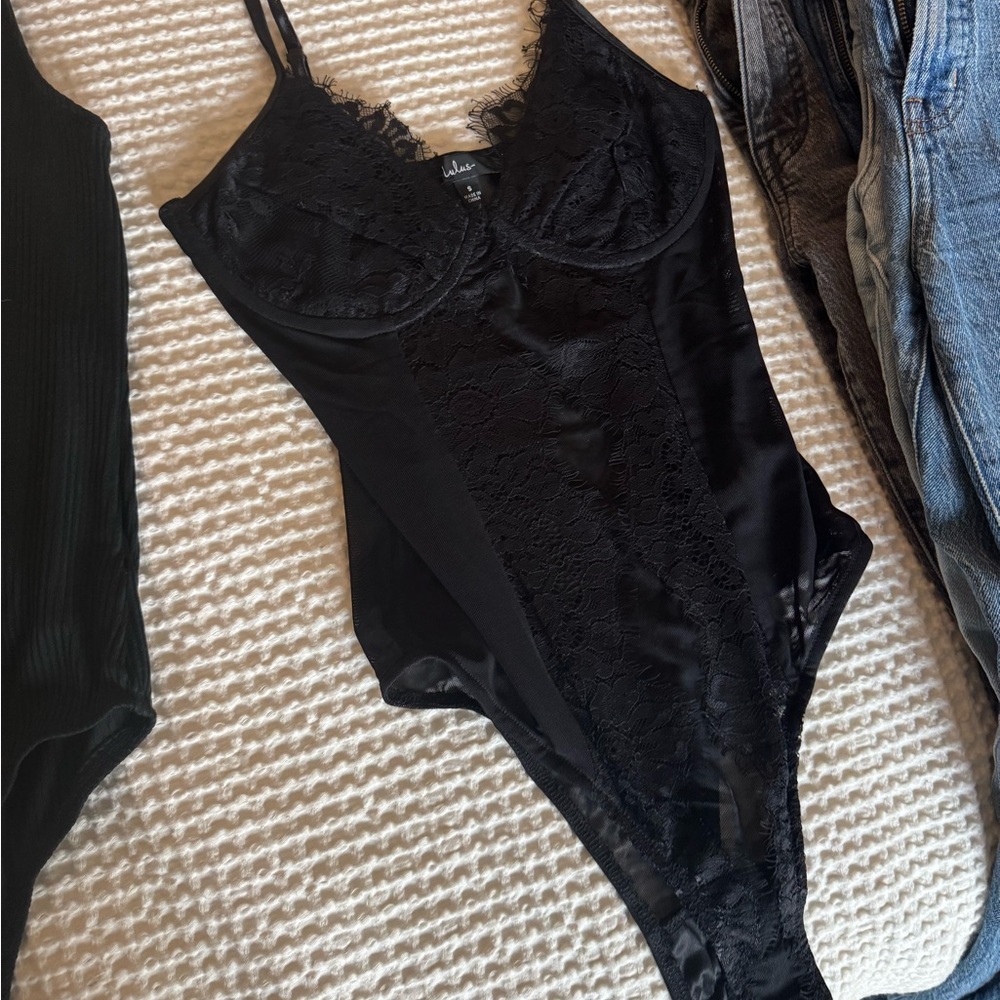 Lulu's Black Lace Bodysuit - Picture 3 of 5